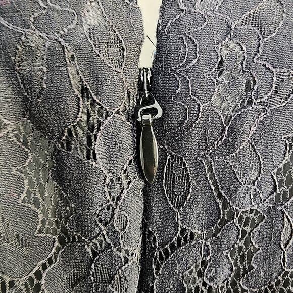 Torrid Top Womens Size 4X Black Peplum Lace Puff Blouson Sleeve Sweetheart Neck - Picture 10 of 16